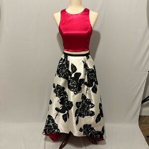 Teeze Me 2 Piece Formal in Hot Pink w/ Black & White Floral, Size 1/2